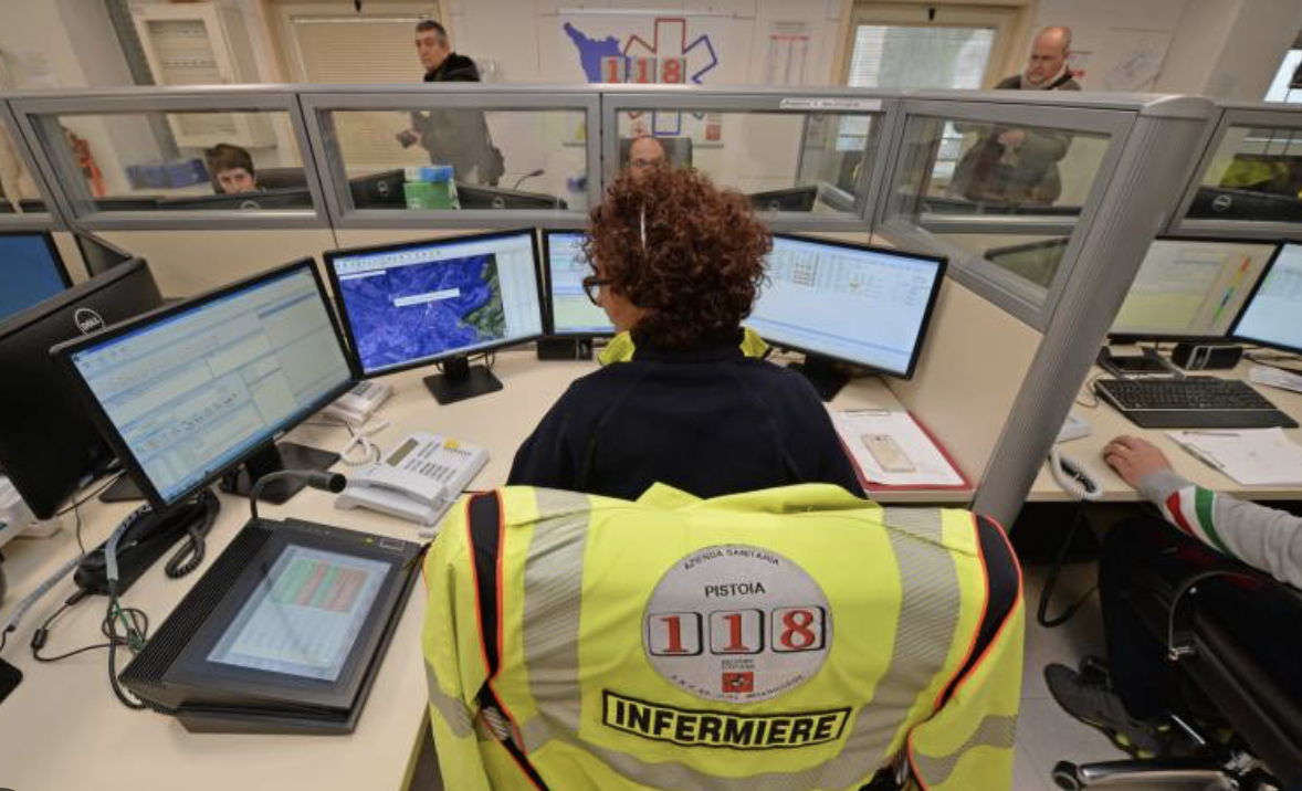 Donna partorisce in auto sull'Appennino ad Arezzo dopo 57 km, aiutata dal 118.