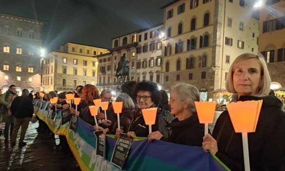 Donne per la pace in piazza Signoria. "Fermatevi".