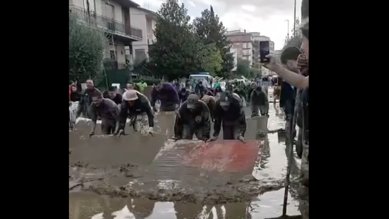 Ecco location della Curva Fiesole, video tifosi nelle zone alluvionate diventa viral