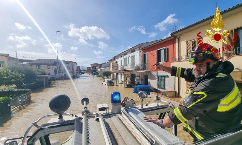 Forti piogge notturne causano rotture di torrenti e blackout