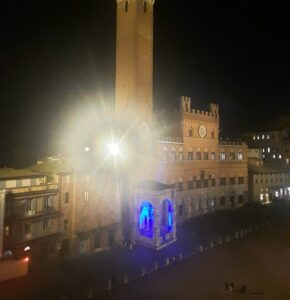 Giornata Mondiale del Diabete, Cappella di Piazza illuminata di blu.