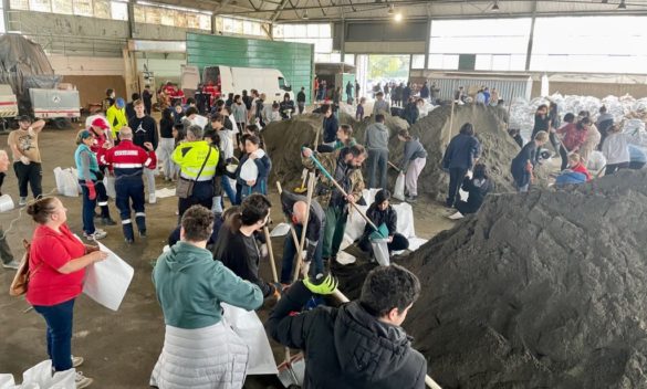 Gli studenti preparano ballini di sabbia, sindaco, "Non sottrarli a chi ne ha bisogno" - TV Prato