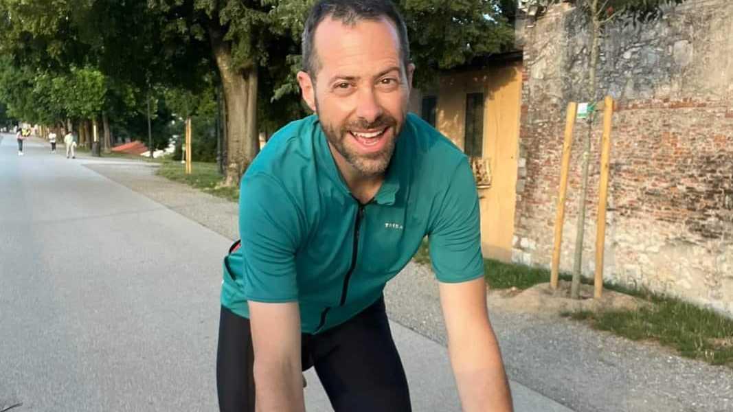 Grave incidente in bicicletta per manager pubblico