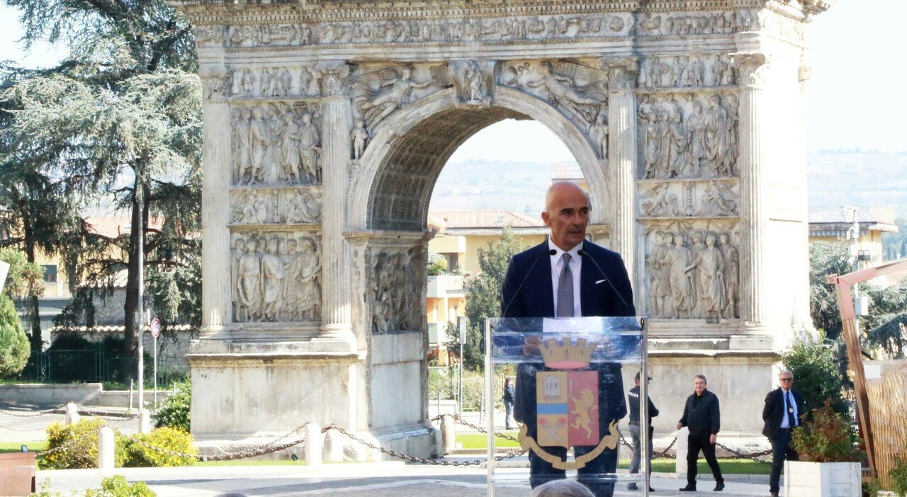 Il questore Giobbi lascia per Lucca, Trabunella subentra.