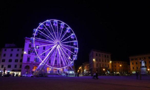 In piazza della Repubblica a Livorno aperto il Villaggio di Natale.