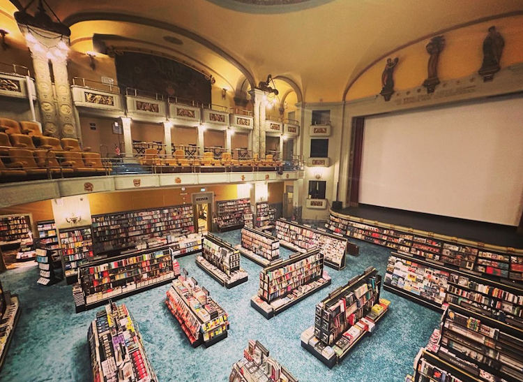 Com'è fatta la nuova libreria nata nello storico cinema Odeon di Firenze