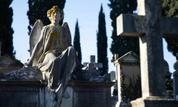 Itinerari alla scoperta di cimiteri monumentali e dell'arte a Firenze.
