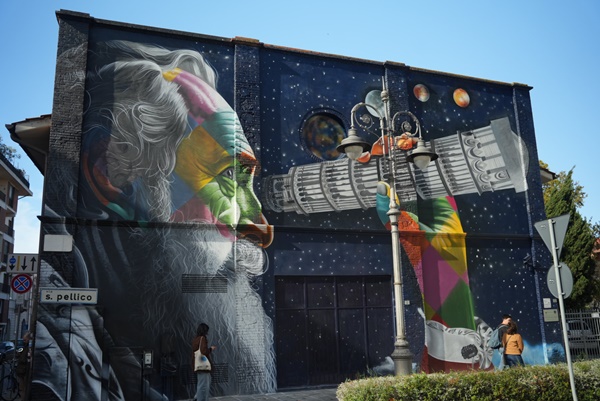 Kobra, street artist, realizza immenso murale a Pisa - Livorno Sera