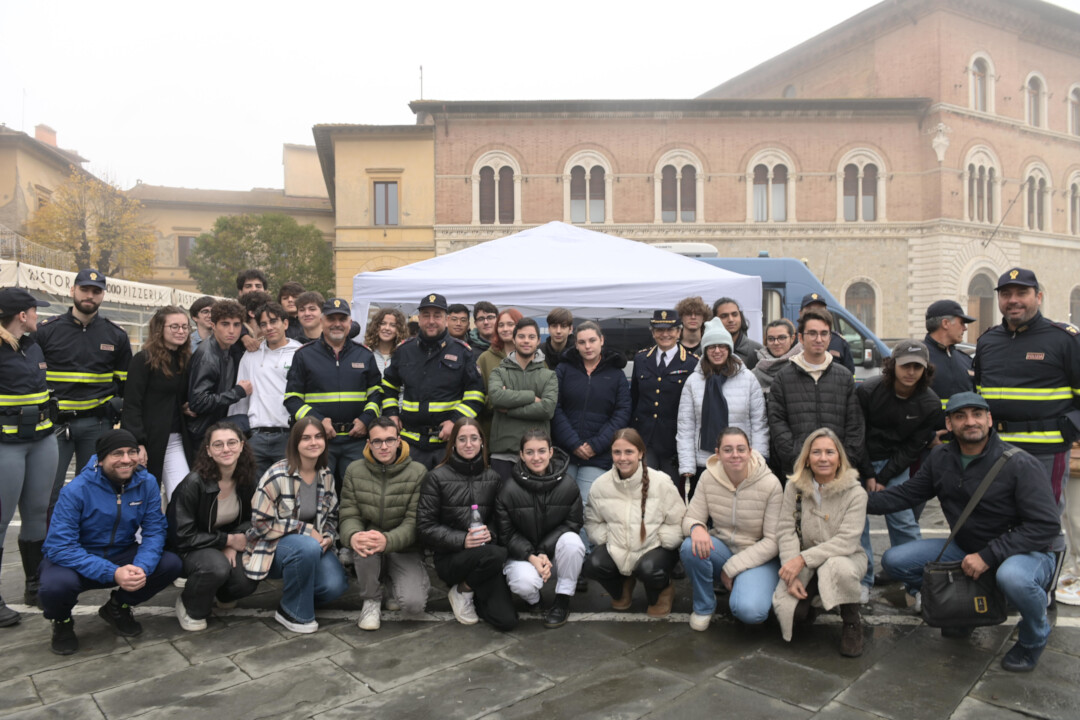 Polizia Stradale di Siena, giornata vittime della strada, gruppo