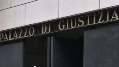 L'avvocato Silvio Manfredi è stato assolto dalle accuse dopo un'indagine sulla prostituzione minorile a La Spezia.