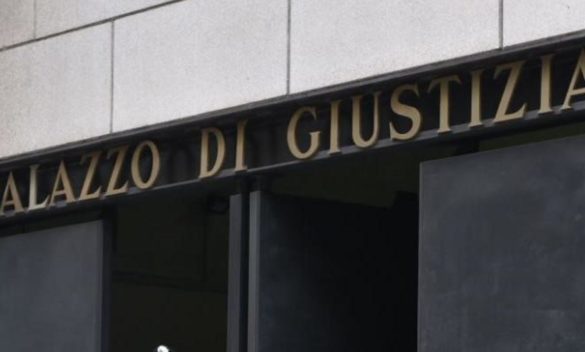 L'avvocato Silvio Manfredi è stato assolto dalle accuse dopo un'indagine sulla prostituzione minorile a La Spezia.