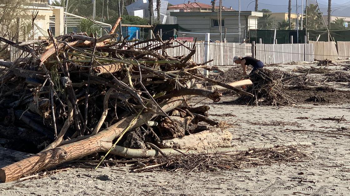 Stabilimenti devastati, "Se non ci aiuterete stavolta è finita." L'agonia del litorale.