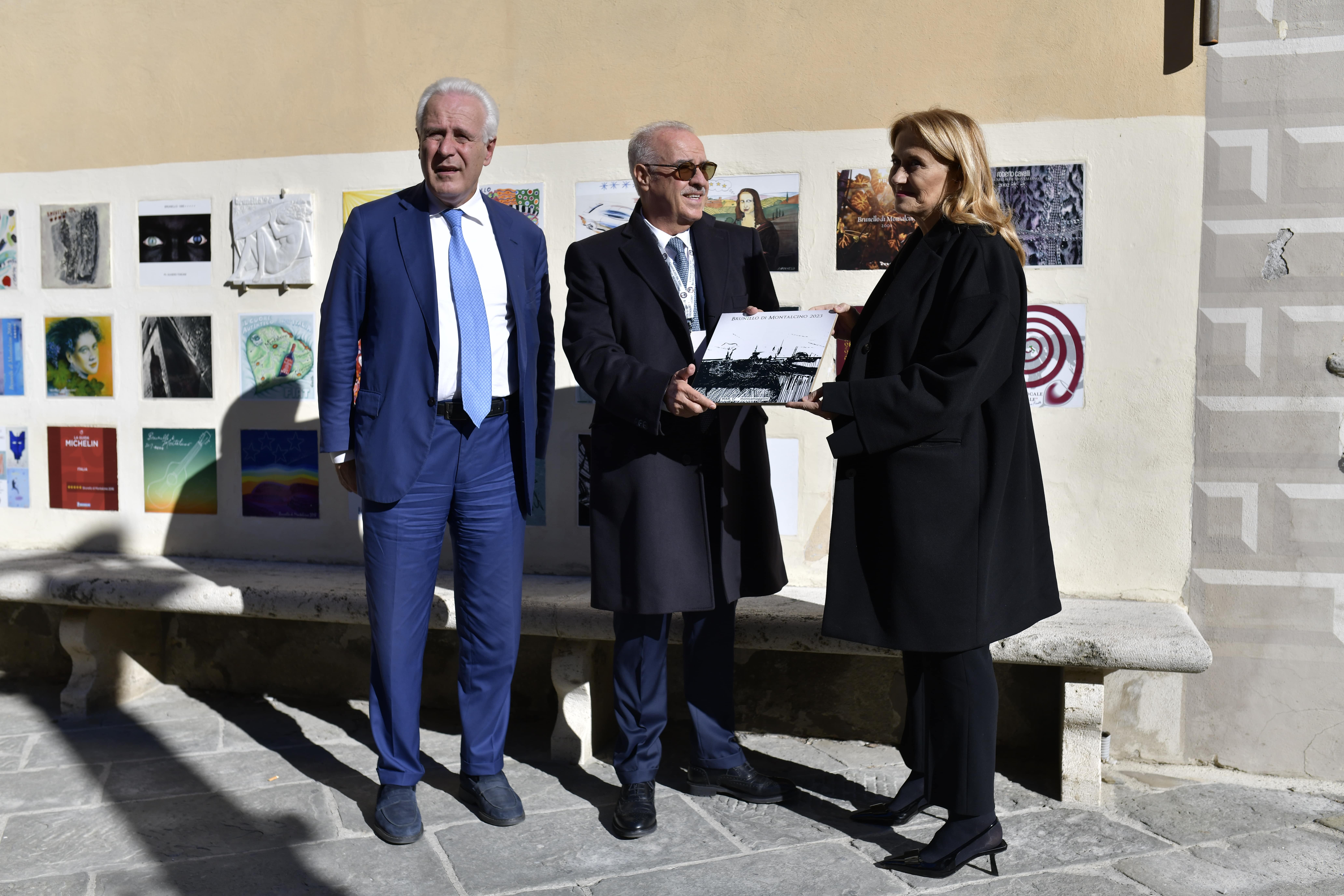 Lollobrigida celebra il miglior vino al mondo, "Benvenuto Brunello esalta il made in Italy" - Maggioni firma la piastrella 2023, Siena News.