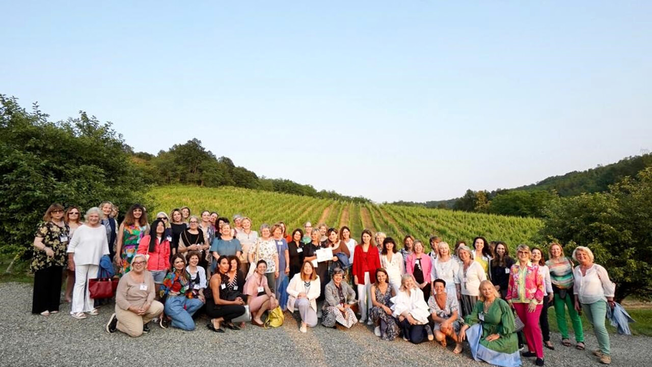 L'uomo astemio noioso, donne amano vino e festa a Firenze