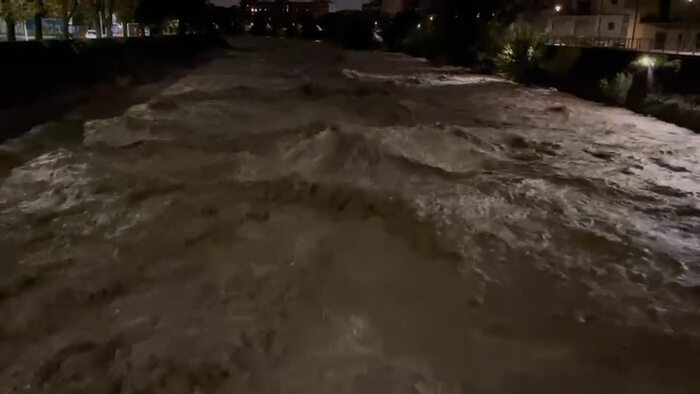 Maltempo, il fiume Bisenzio allaga Prato - Ansa.it