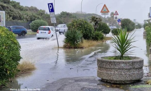 mareggiata marina di massa 03-11-2023 (foto da FB)