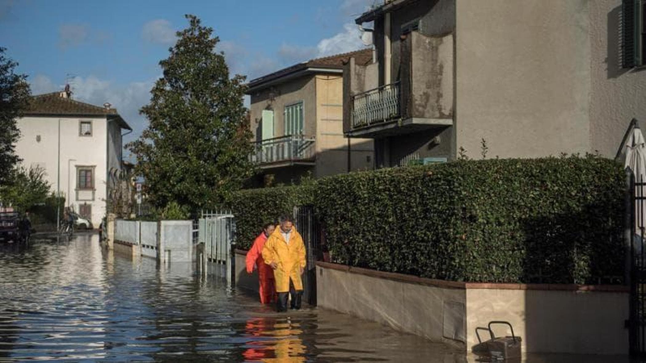 Montemurlo evacuazione appartamenti piano terra in 5 strade, sindaco, mancano sicurezza precedente all'alluvione