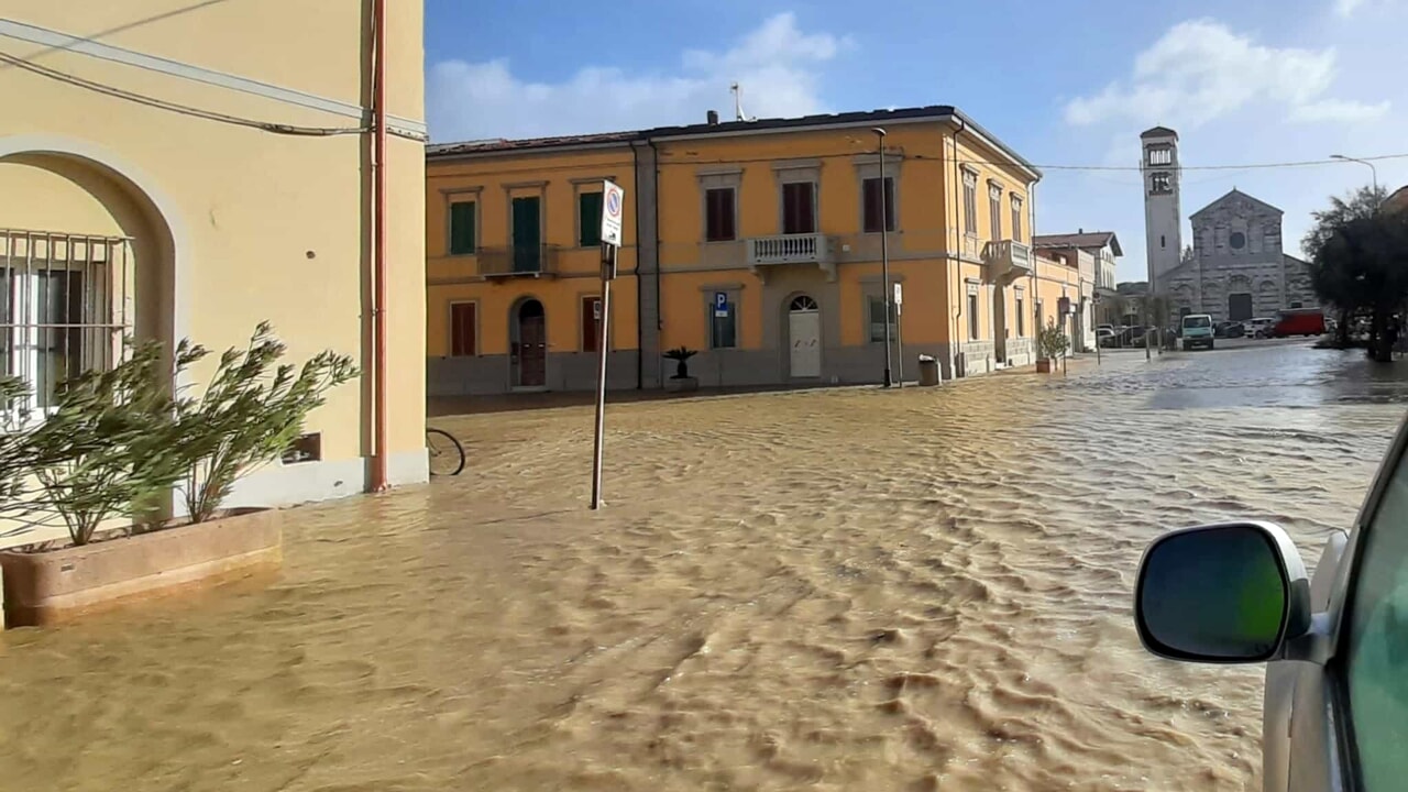 Nuova allerta meteo sabato, persiste il maltempo.