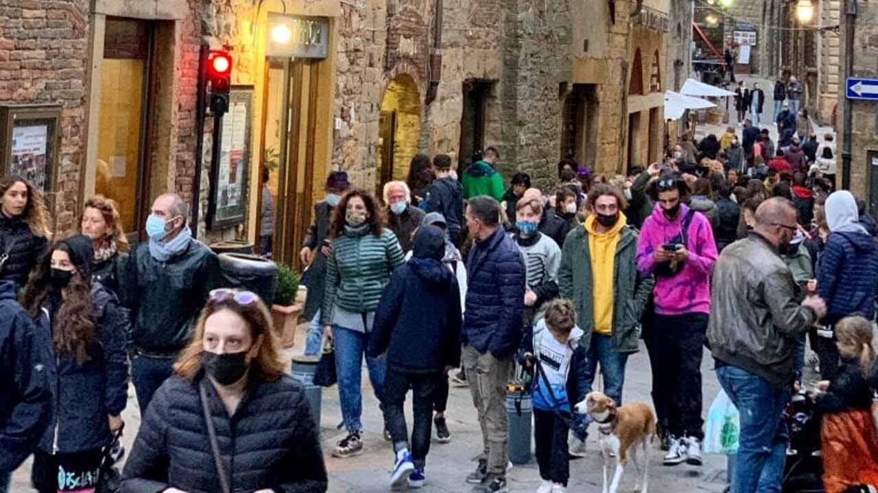 Nuove attività di somministrazione a Volterra, prorogata la zona rossa nel centro storico.