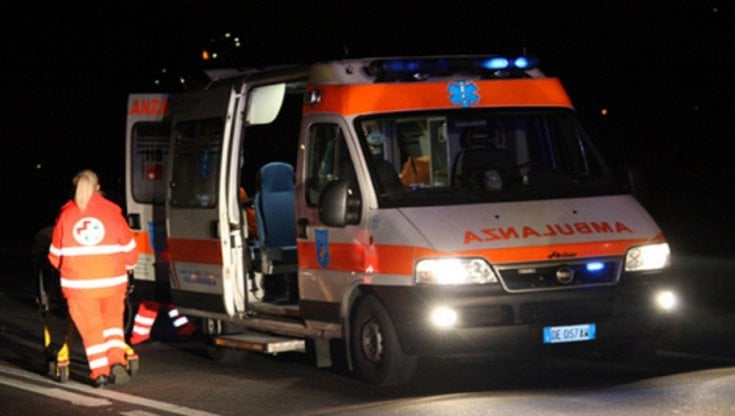 Parto in ambulanza da Arezzo, sfida i 57 km per l'ospedale