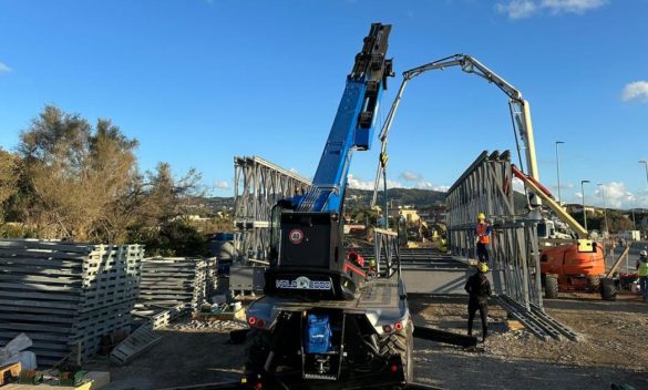 Photo documentation of construction work on temporary bridge at Rotonda.