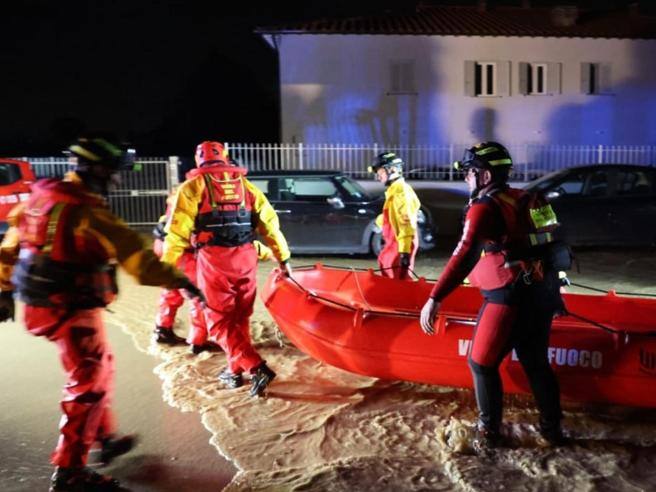 Pioggia intensa in Toscana, il sindaco di Quarrata, «Emergenza, evacuazione ai piani superiori»