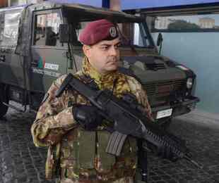 Polemiche su esercito a Livorno per sicurezza e poteri della Lega, serve difesa contro il crimine.
