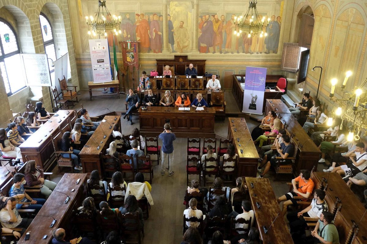 Premio Semplicemente Donna a Arezzo, in arrivo nelle scuole