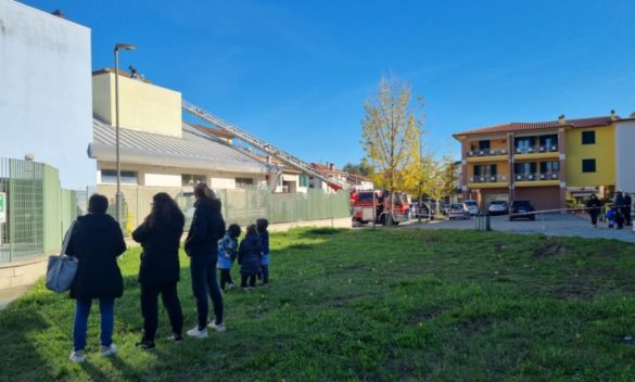 Principio d'incendio alla Scuola Caramelli, evacuato personale e bambini - Quarrata, Firenze