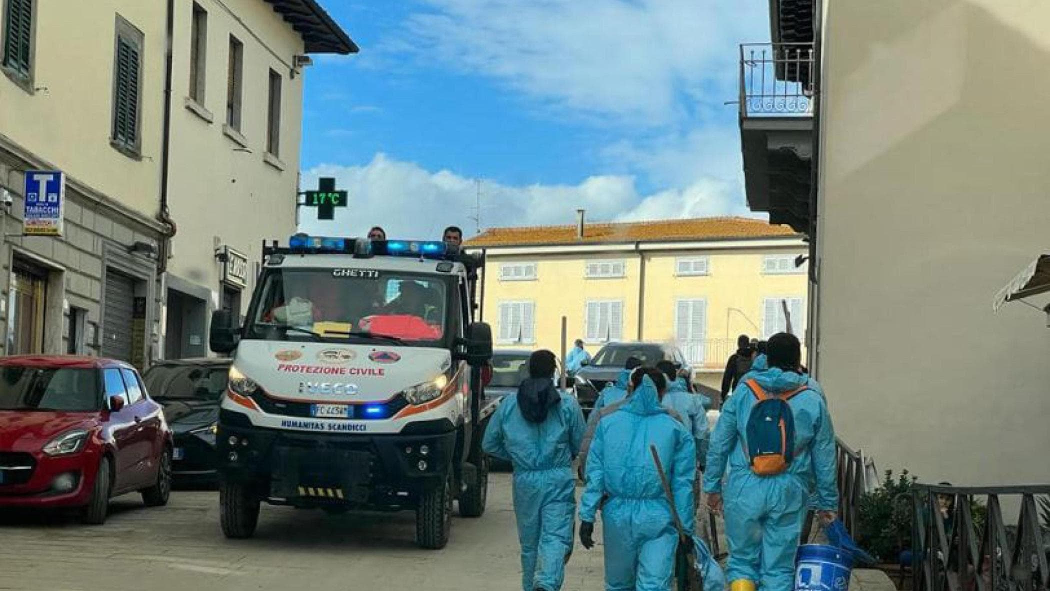 Protezione civile cinese a Prato, soccorsi ai connazionali in difficoltà.