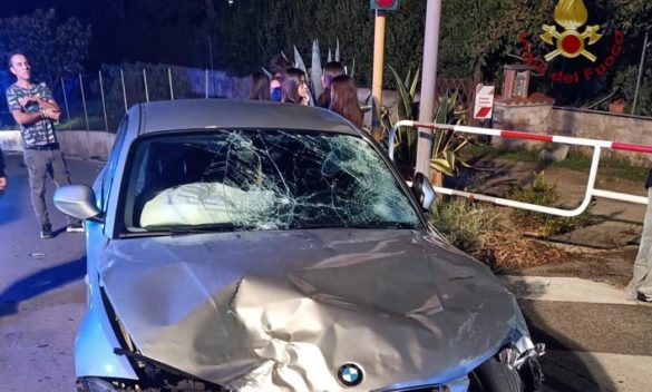 Quindicenni ricoverati a Siena dopo incidente stradale con auto e motorini