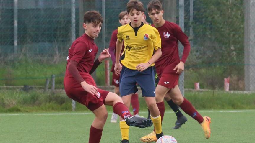 Zenith domina nel calcio giovanile, con una spettacolare vittoria 4-4 contro Poggio.