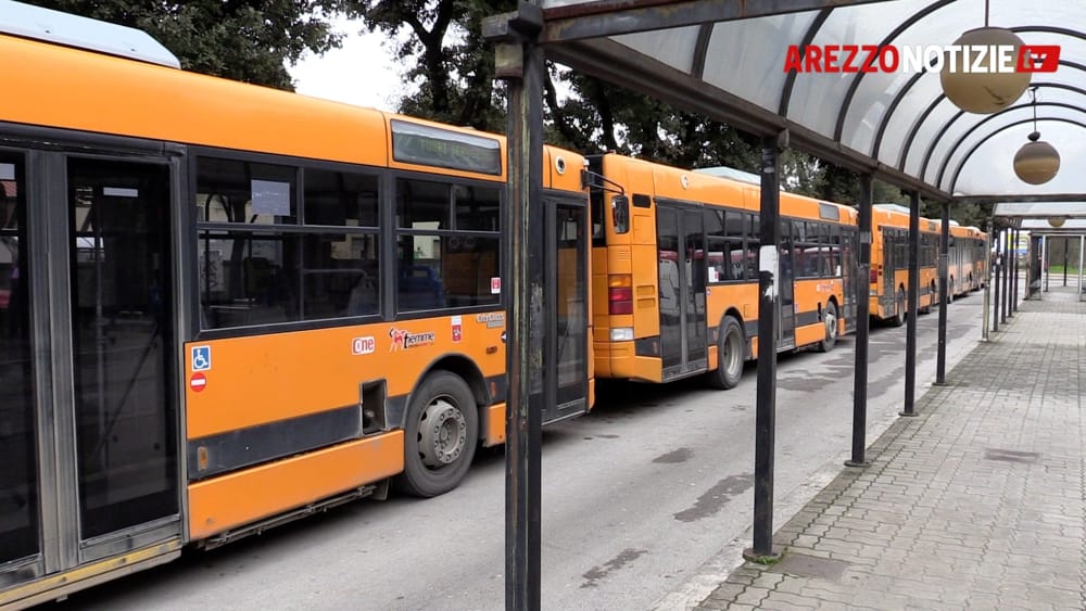 Riassumi questo titolo tra 55 e 65 caratteri Trasporto pubblico in tilt, "Stamani almeno quattro linee soppresse, guasti e mancanza di mezzi sostitutivi"