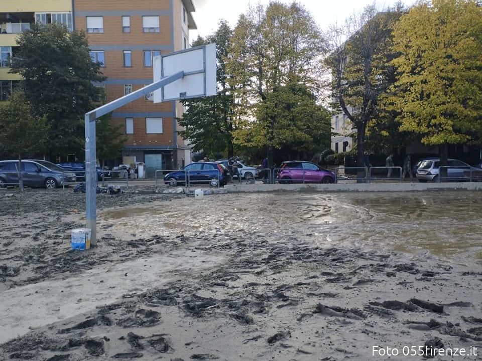 Rimozione rifiuti dopo alluvione. Bollette sospese. Allerta arancione per piogge intense venerdì sera.