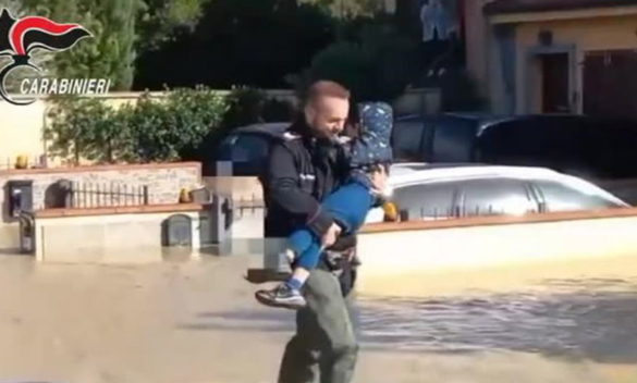 Salvataggio miracoloso in Toscana, carabiniere salva un bambino dalle acque allaganti