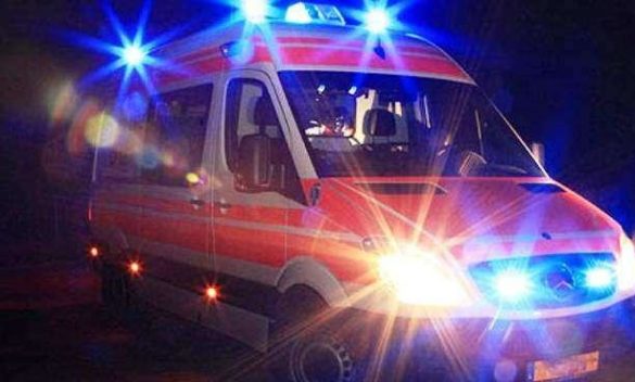 Scontro a Fiesole, macchina in fiamme, 4 feriti