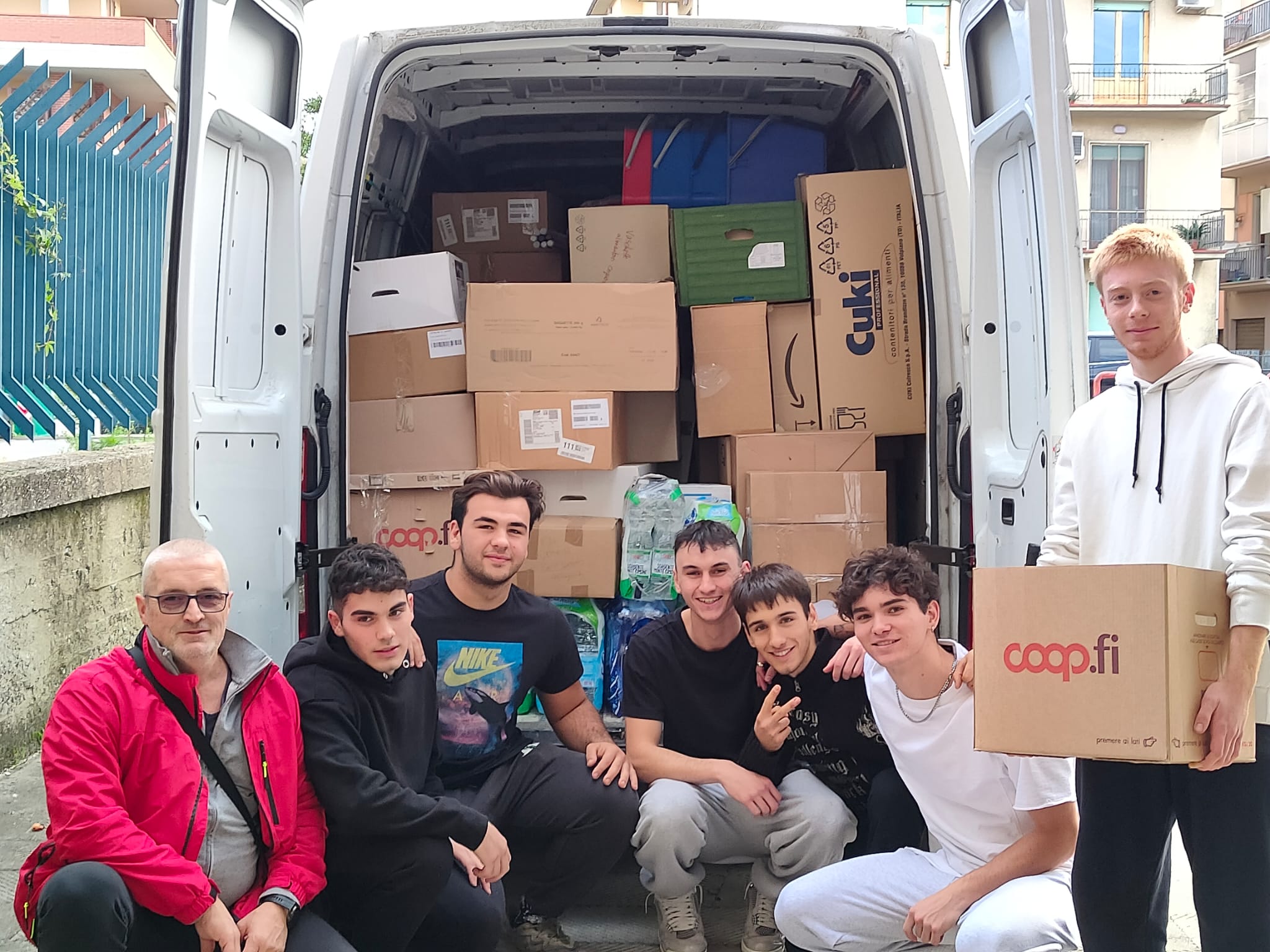 Scuola Toscana solidale dopo alluvione, raccolta materiale all'ITTS Fedi-Fermi