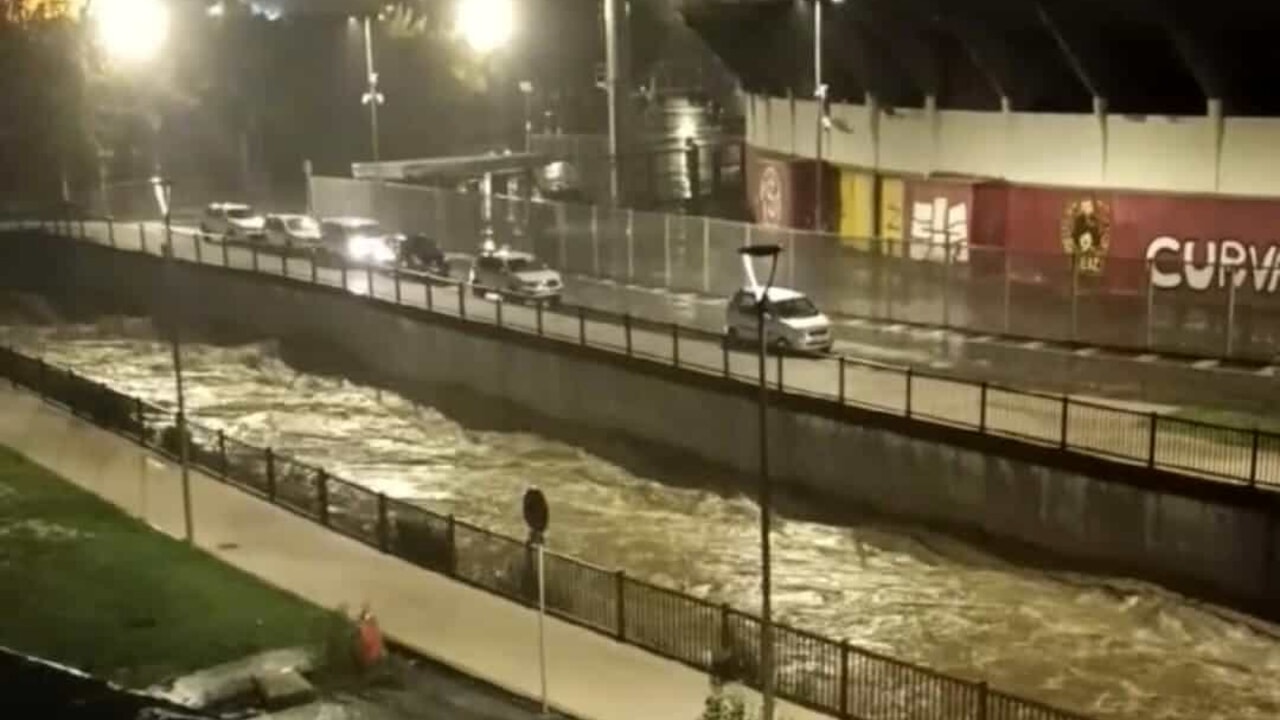 Livorno, scuole chiuse domani per maltempo e allagamenti.