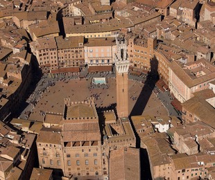 Siena approva mozione per difendere tradizioni cristiane
