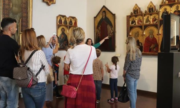 Siena, visita guidata alla Pinacoteca Nazionale con sguardo dei bambini.