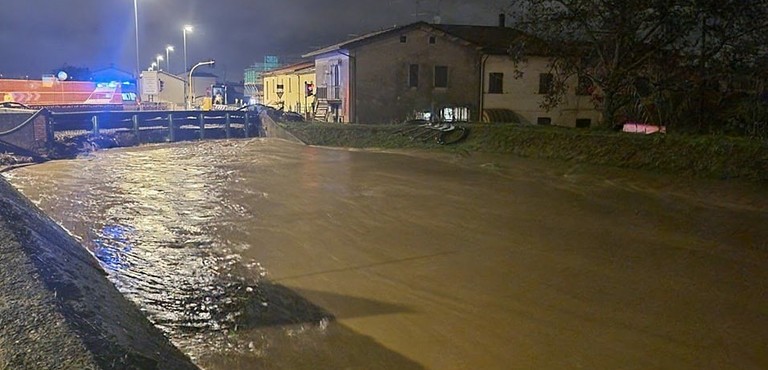 Sindaco Montemurlo evacua abitanti per maltempo e rischio torrente - www.controradio.it