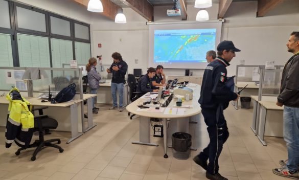 Sindaco di Livorno allerta cittadini, proteggersi dalle piogge in aree sicure