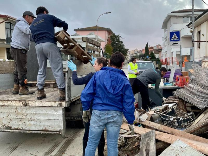 Solidarietà Cgil Firenze, volontariato, raccolta fondi e donazioni per la scuola