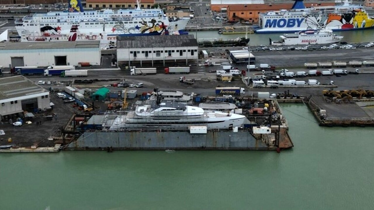 Superyacht Alchemist di proprietà svelata a Livorno. FOTO