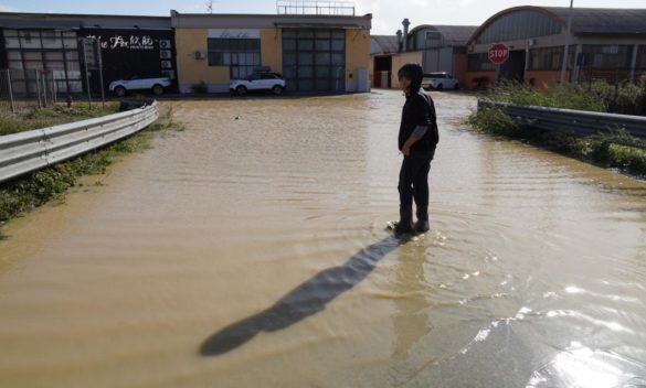 Tempesta Ciaran provoca campi allagati e isolamento aziende, allarme Coldiretti.
