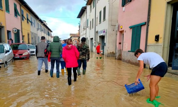 Toscana, Rabbia e volontariismo per la Protezione Civile fai-da-te.