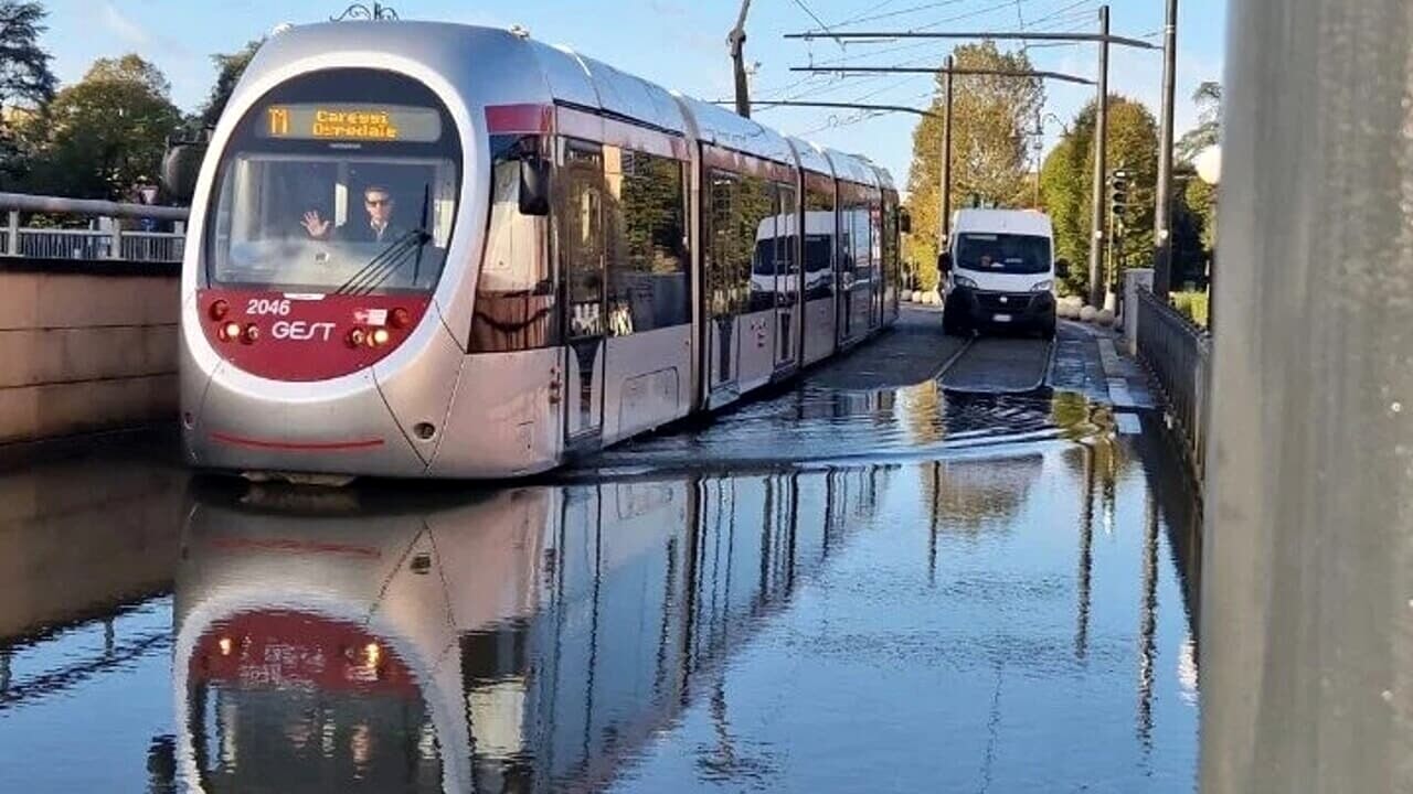 Tramvia sospesa a causa di pozzi intasati