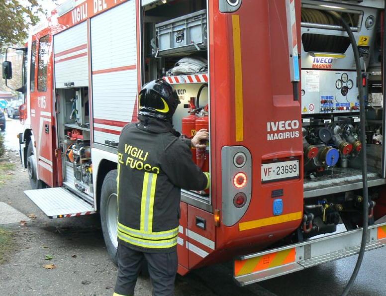 Tre persone in ospedale per intossicazione monossido carbonio.