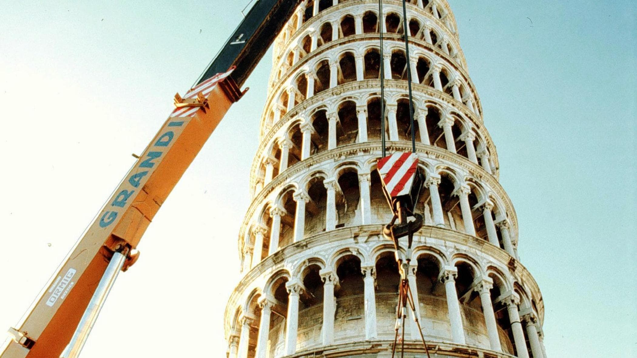 Una soluzione per la Torre di Pisa e la sfida della Garisenda, comprendere le cause dei movimenti.