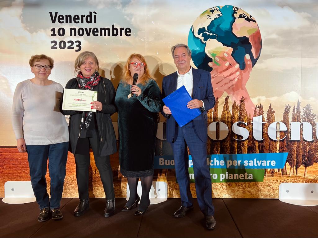 Unicoop Firenze premia i centri di Empoli e San Miniato per successo ecocompattatori